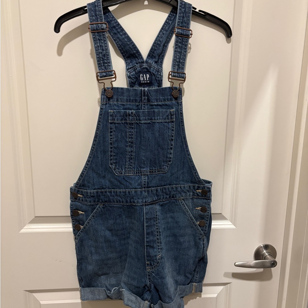 GAP Denim Overall Shorts in Washed Blue